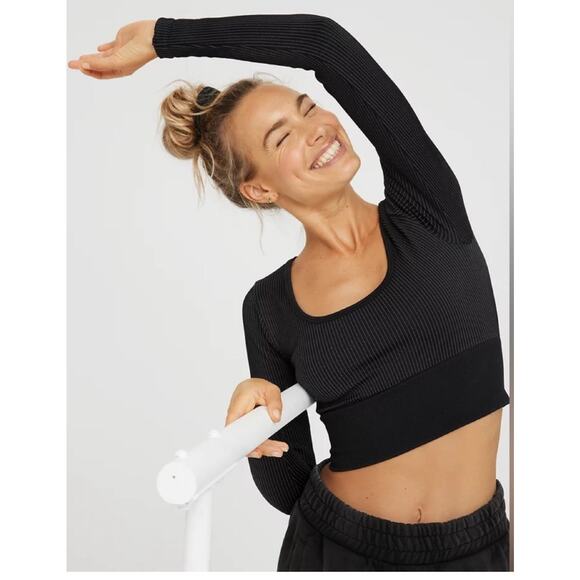 NWT Aerie Sidewalk Seamless Ribbed Crop Tee & Goals High Rise Leggings Bundle L - Picture 11 of 12